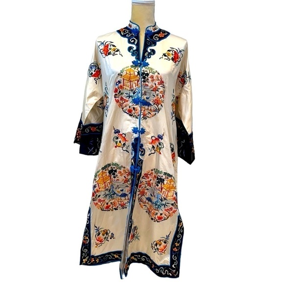 ESME white/black/multi Silk/Rayon Vintage opera coat.Handmade. Size Large. - Picture 1 of 14